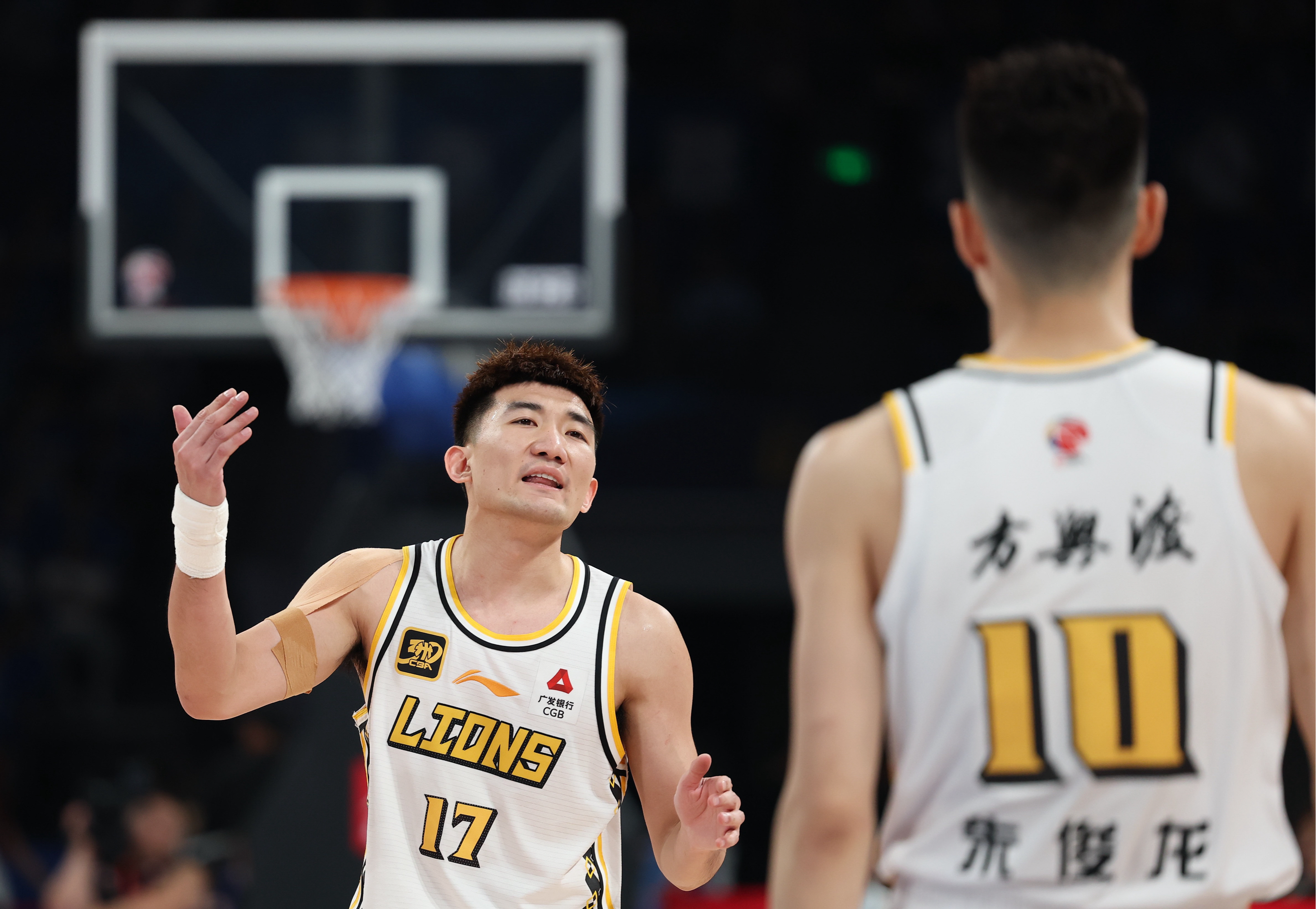 jiuyougame-包含NBA总决赛倒计时，辽宁本钢赛前调整名单，细节引发关注，赛场秩序良好，细节决定成败的词条